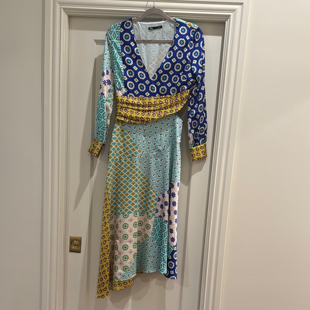 Zara Blue and White Midi Dress with V-Neck and Bishop Sleeves